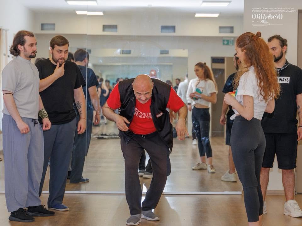 147-ე თეატრალური სეზონის რიგით VI პრემიერისთვის მზადება